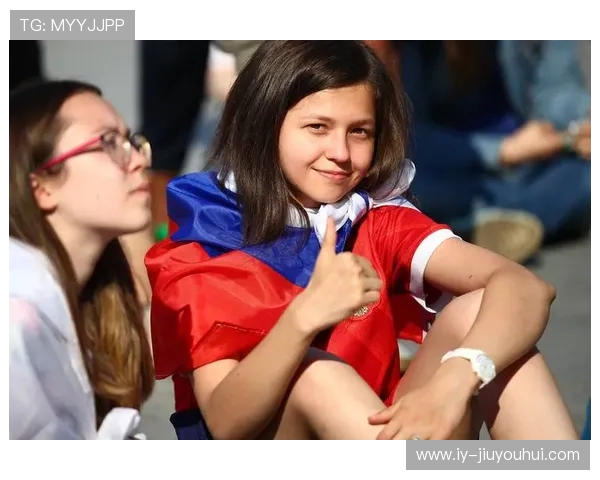 《不懂球的女朋友如何优雅看足球比赛并与男友共同享受比赛氛围》 《不懂球的女朋友如何优雅看足球比赛并与男友共同享受比赛氛围》